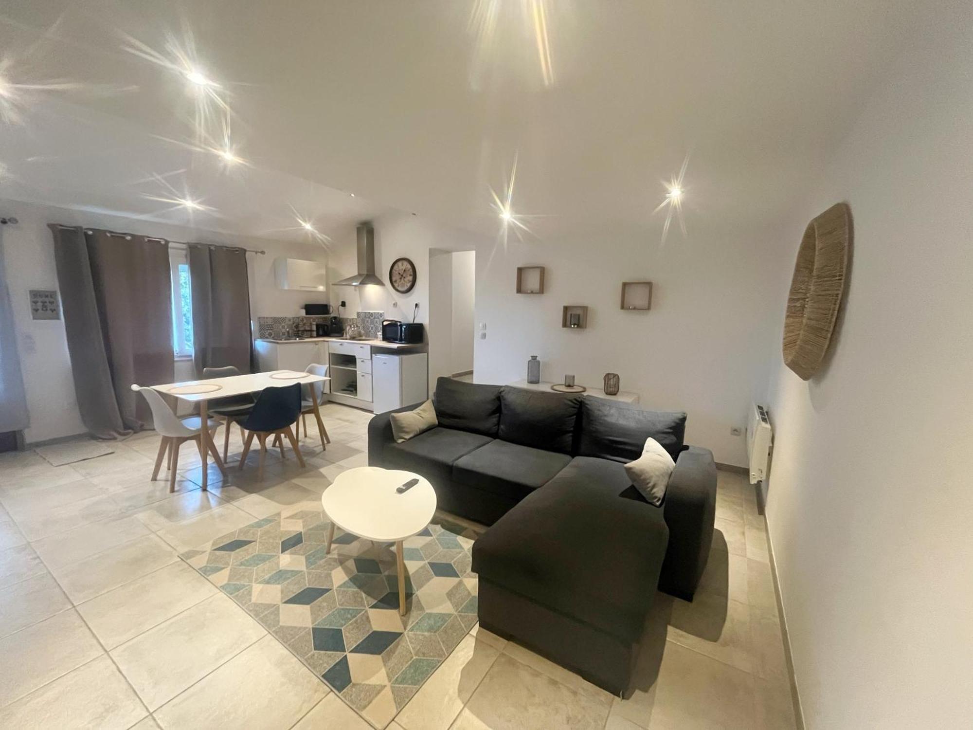 Appartement A Deux Pas Des Peniches à Castelsarrasin Extérieur photo